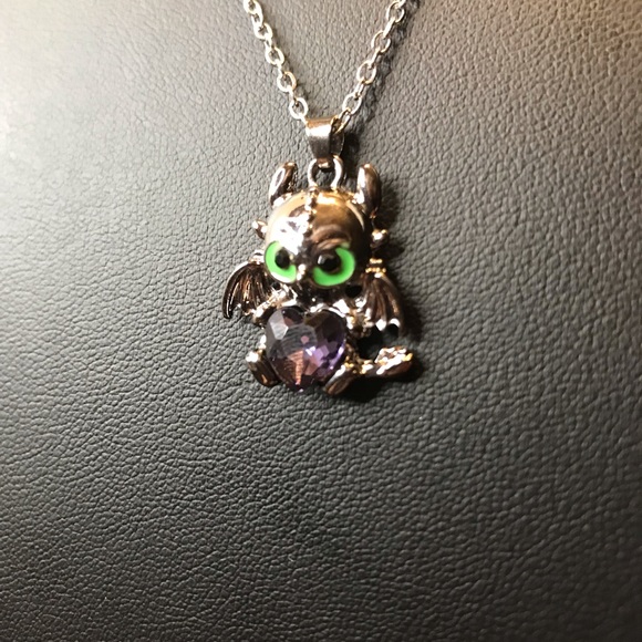 Toothless how to train a dragon purple heart necklace - Picture 3 of 7